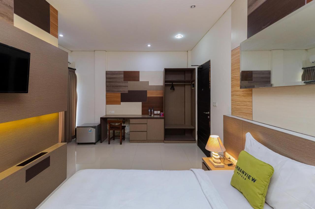 Urbanview Hotel Wg Jimbaran Bali 乌干沙 外观 照片