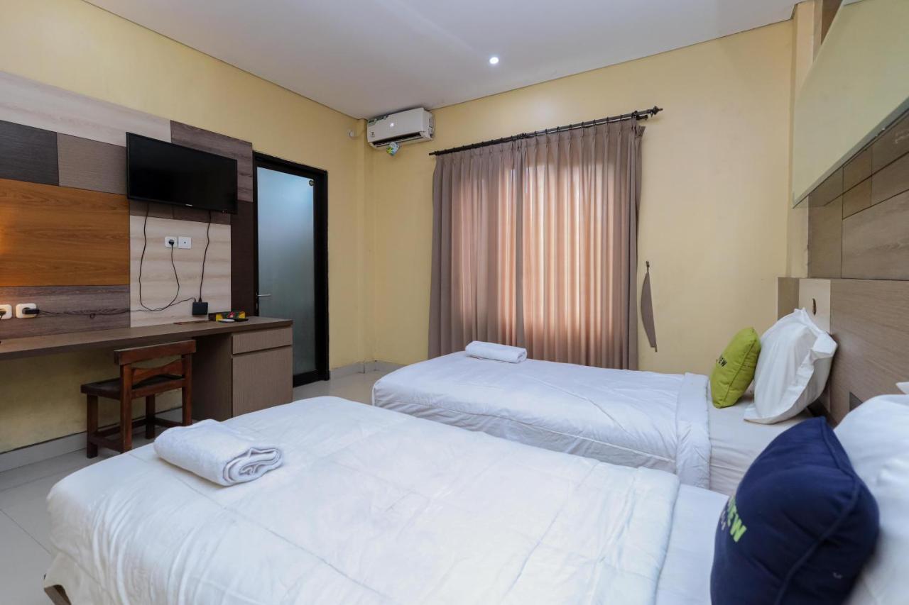 Urbanview Hotel Wg Jimbaran Bali 乌干沙 外观 照片