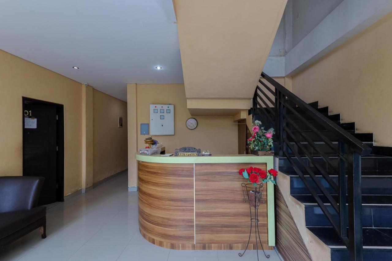 Urbanview Hotel Wg Jimbaran Bali 乌干沙 外观 照片