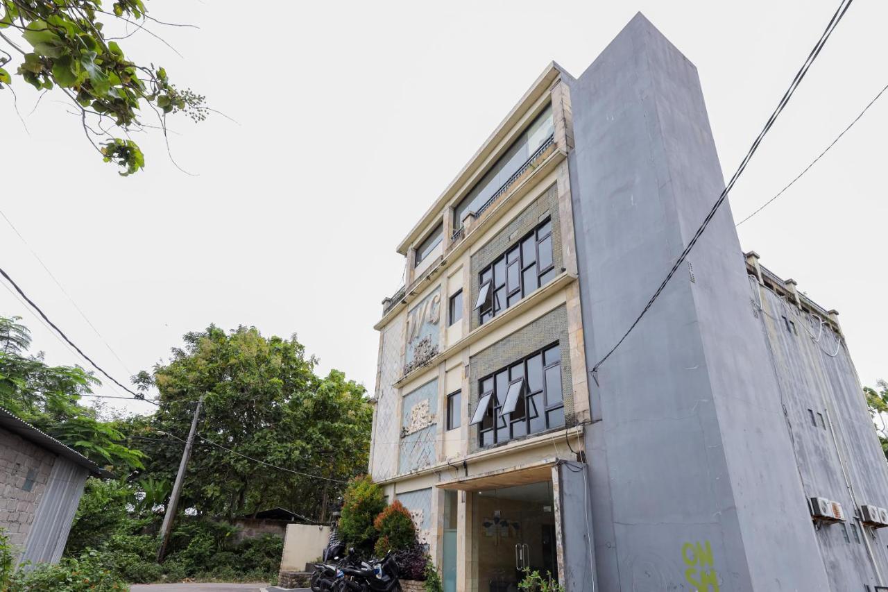 Urbanview Hotel Wg Jimbaran Bali 乌干沙 外观 照片