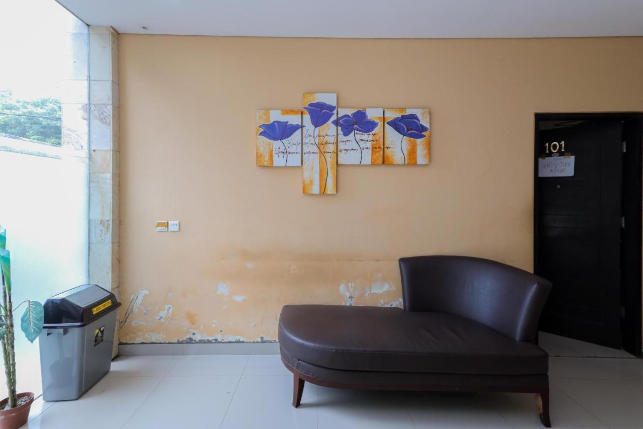 Urbanview Hotel Wg Jimbaran Bali 乌干沙 外观 照片