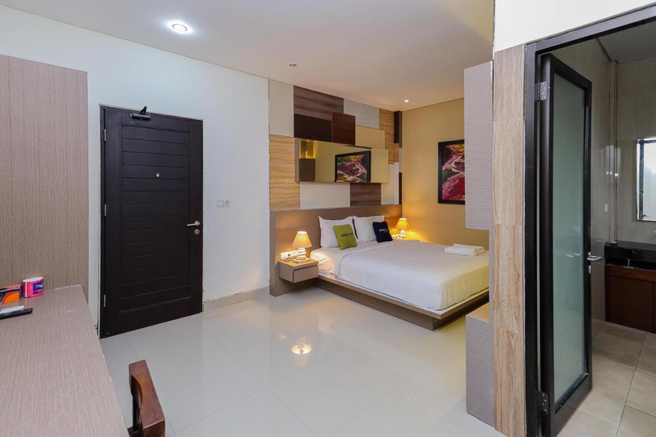 Urbanview Hotel Wg Jimbaran Bali 乌干沙 外观 照片
