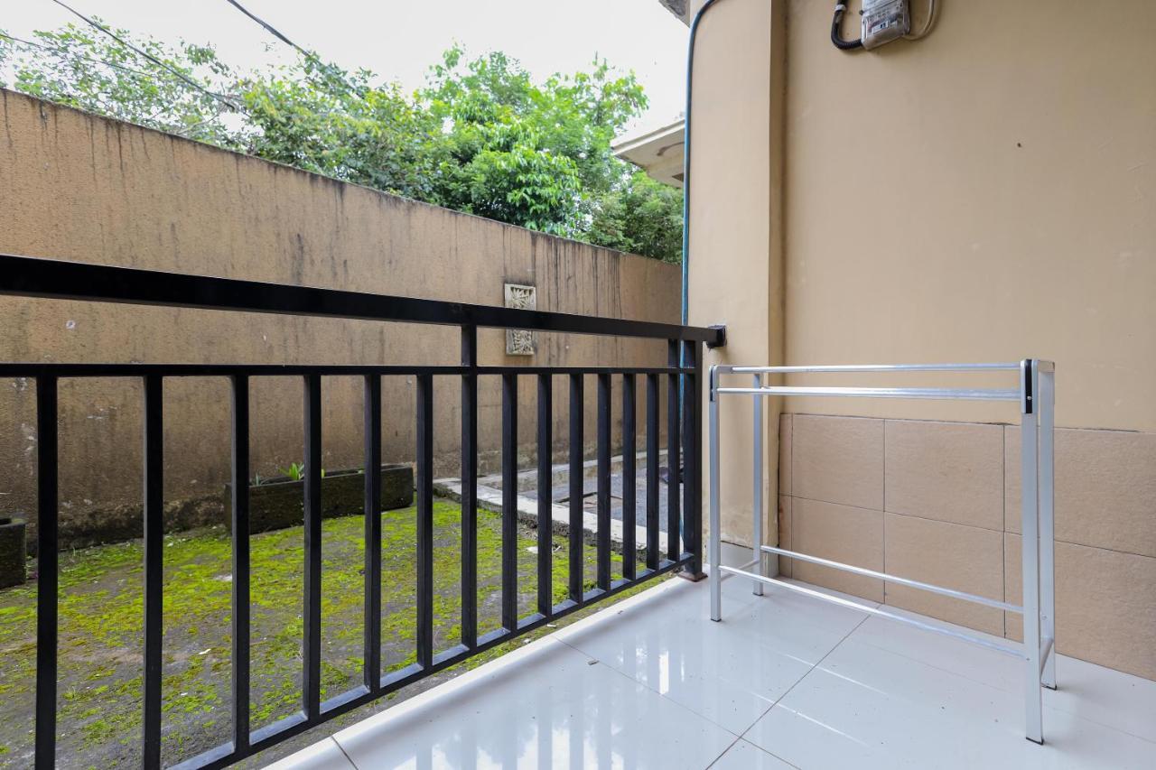 Urbanview Hotel Wg Jimbaran Bali 乌干沙 外观 照片