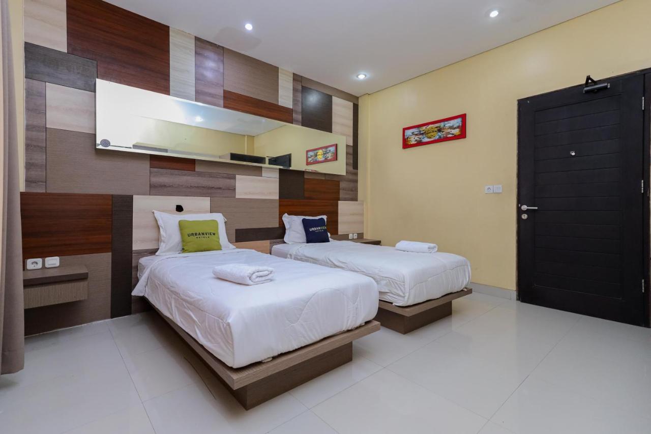 Urbanview Hotel Wg Jimbaran Bali 乌干沙 外观 照片