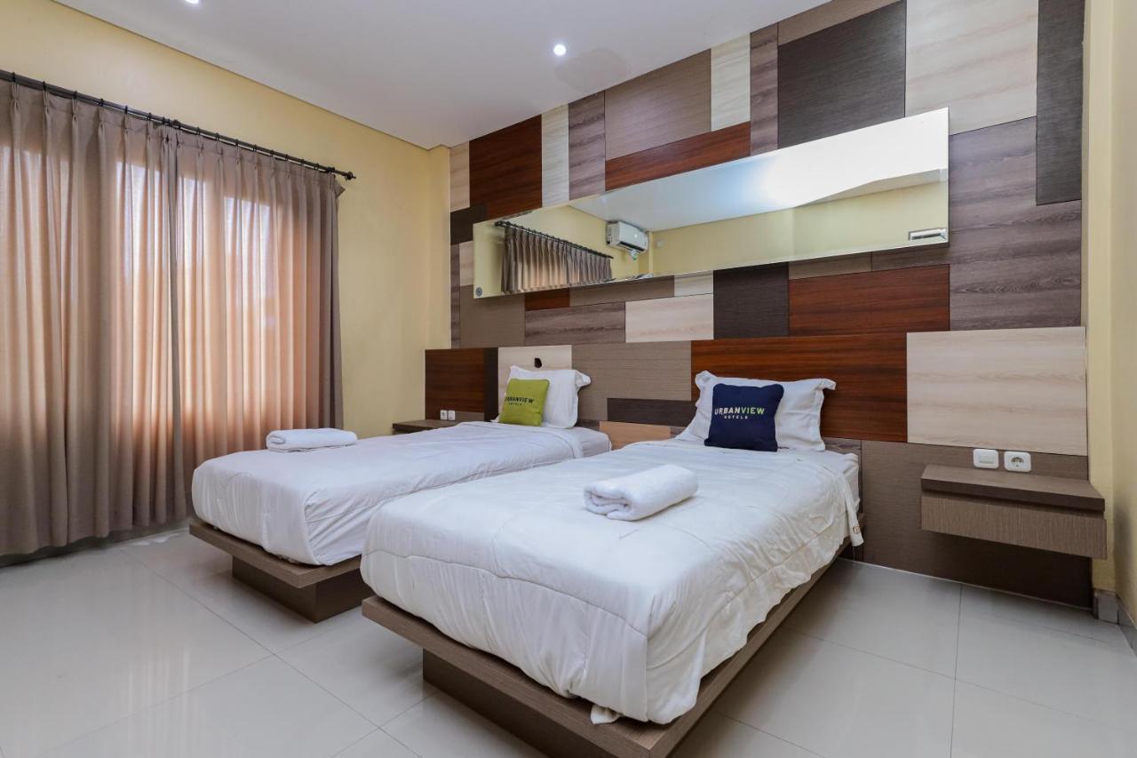 Urbanview Hotel Wg Jimbaran Bali 乌干沙 外观 照片