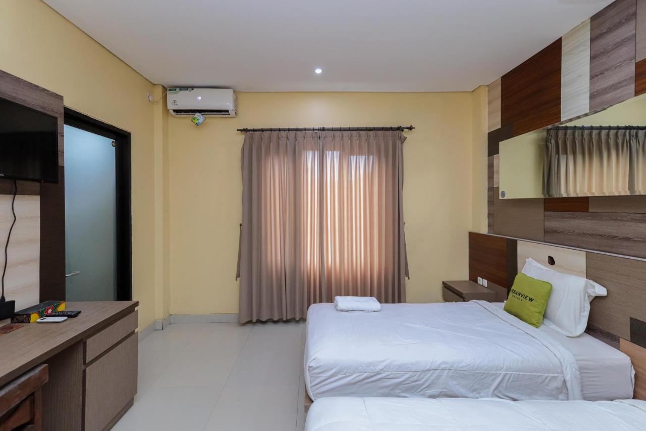 Urbanview Hotel Wg Jimbaran Bali 乌干沙 外观 照片